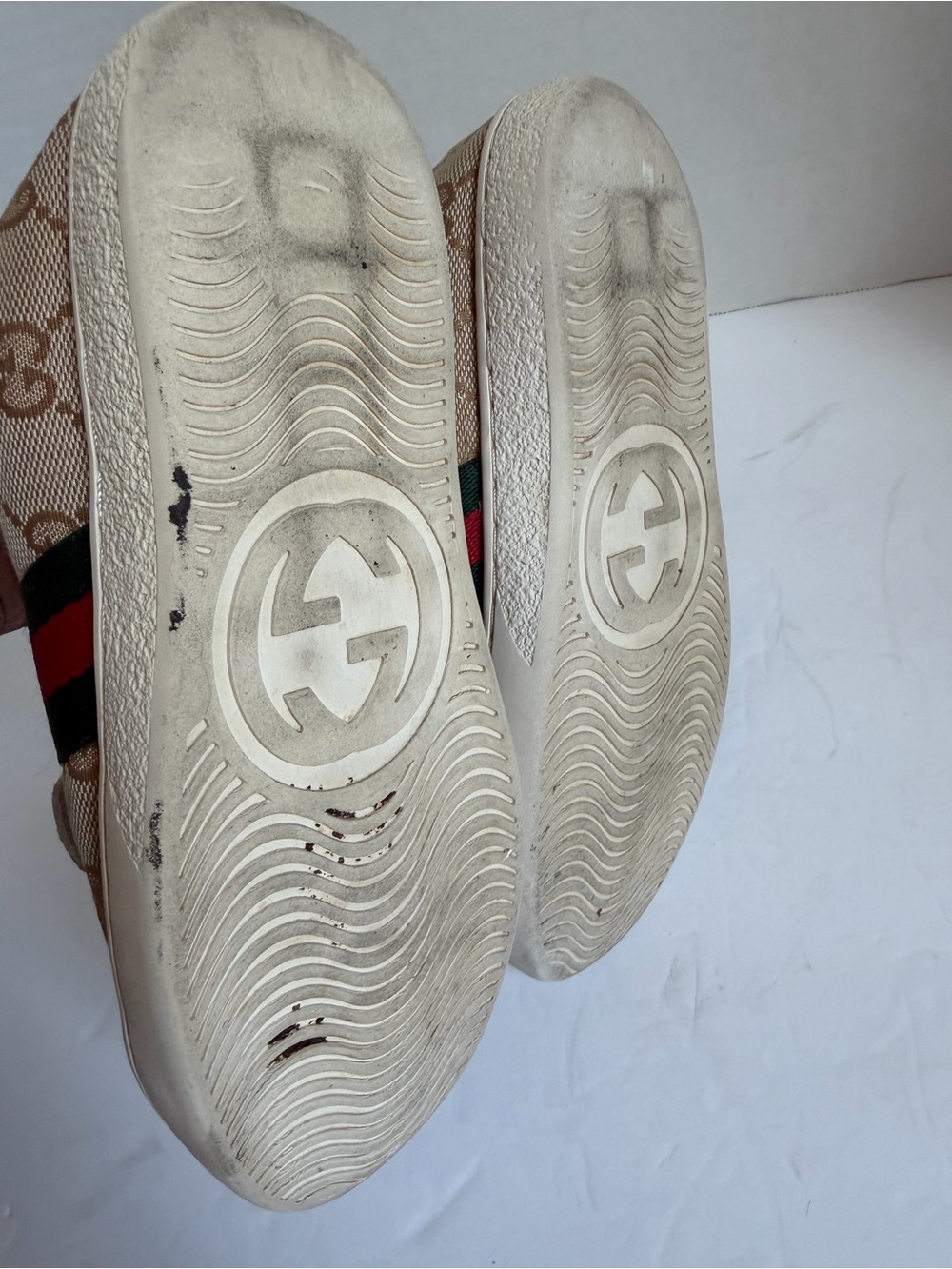 Gucci White & Beige Signature Velcro Sneakers with Red-Green Stripe - Picture 2 of 7